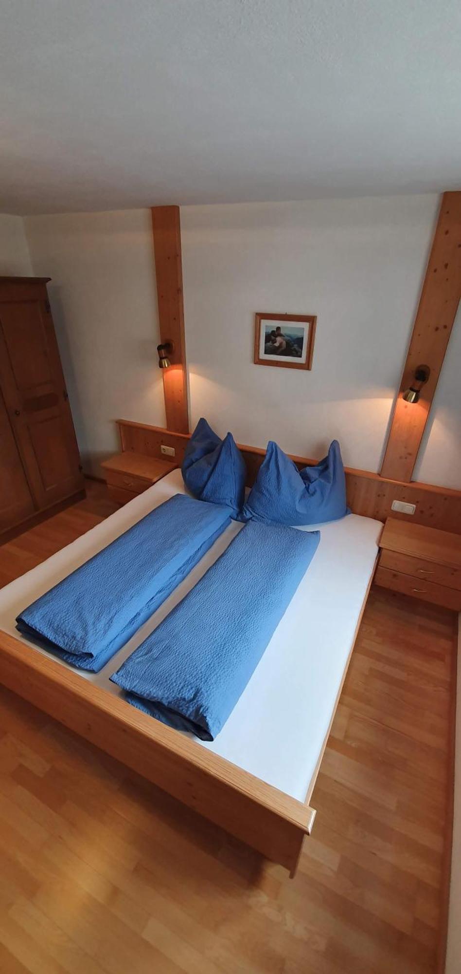 Pension Appartements Via Claudia Lermoos Chambre photo