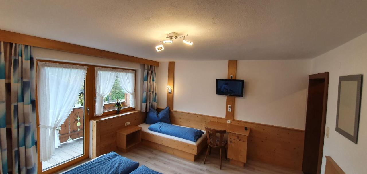 Pension Appartements Via Claudia Lermoos Extérieur photo